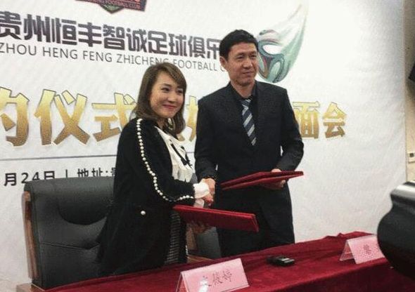 此时，海面上已经漂浮了十几具尸体，游艇的甲板上也横七竖八的倒着十多具。